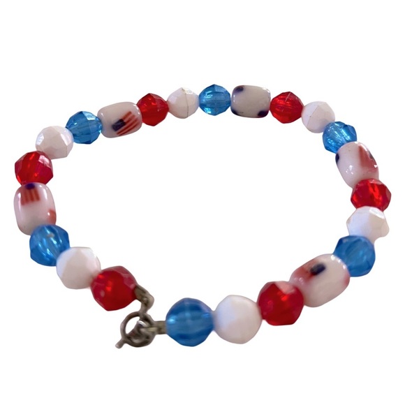 Red, White, and Blue USA Flag American Fourth of July Beaded Bracelet - Picture 4 of 5